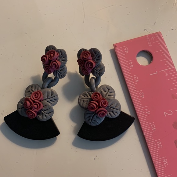 Vintage Polymer Clay Earrings with Plastic Fan Bottom - Picture 5 of 5
